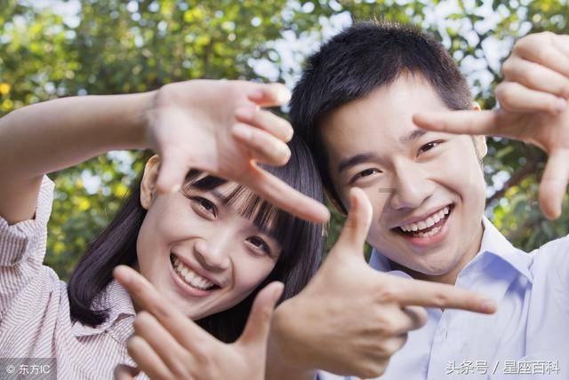 网传刘奕君儿子脚踏几条船，此事是真是假？