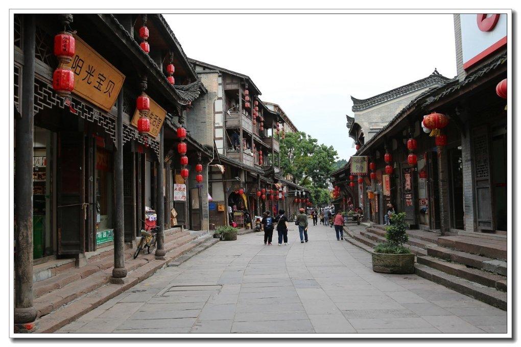 探索孔雀为什么要开屏?是所有的孔雀都会开屏吗?红迪网,发现你的兴趣世界